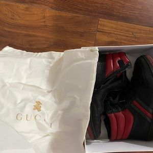 Gucci boys high top tennis shoes size 33